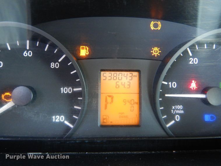 image for item GM9123 2009 Freightliner Sprinter 3500  shuttle bus