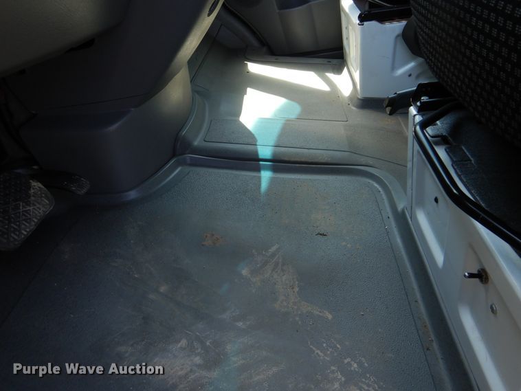 image for item GM9123 2009 Freightliner Sprinter 3500  shuttle bus