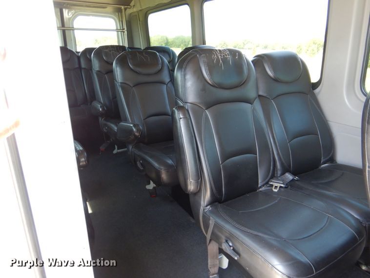 image for item GM9123 2009 Freightliner Sprinter 3500  shuttle bus