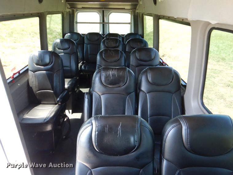 image for item GM9123 2009 Freightliner Sprinter 3500  shuttle bus