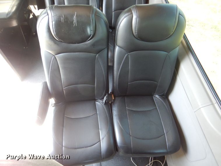 image for item GM9123 2009 Freightliner Sprinter 3500  shuttle bus