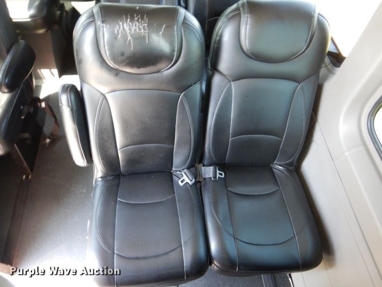 image for item GM9123 2009 Freightliner Sprinter 3500  shuttle bus