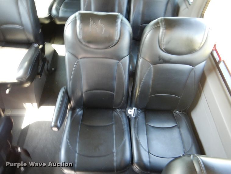 image for item GM9123 2009 Freightliner Sprinter 3500  shuttle bus