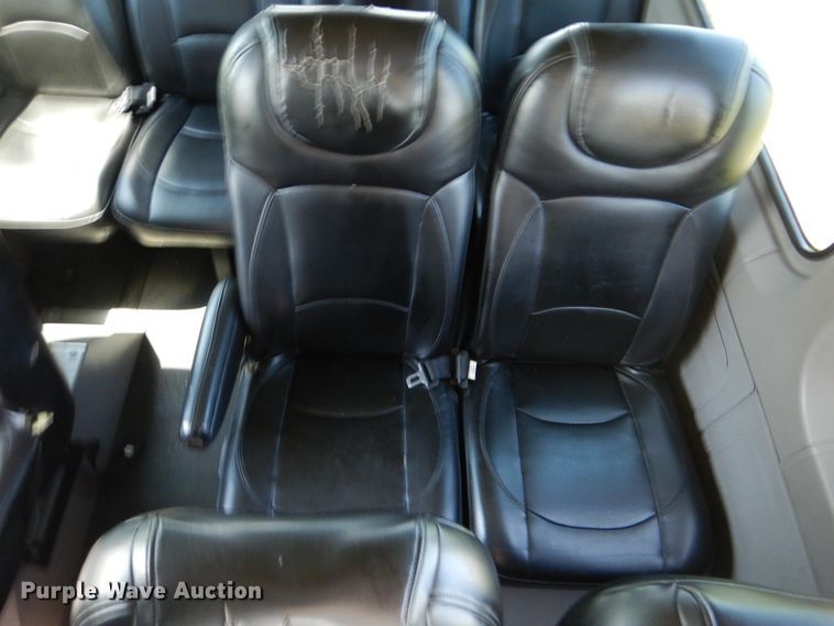 image for item GM9123 2009 Freightliner Sprinter 3500  shuttle bus