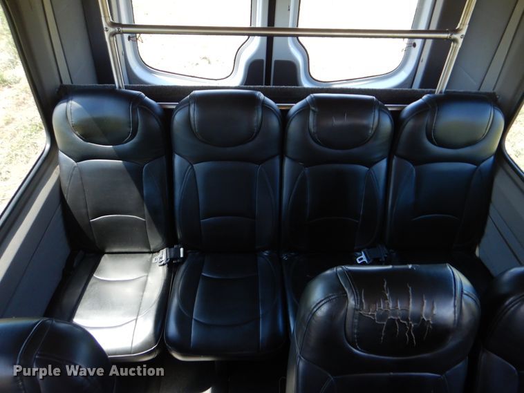 image for item GM9123 2009 Freightliner Sprinter 3500  shuttle bus