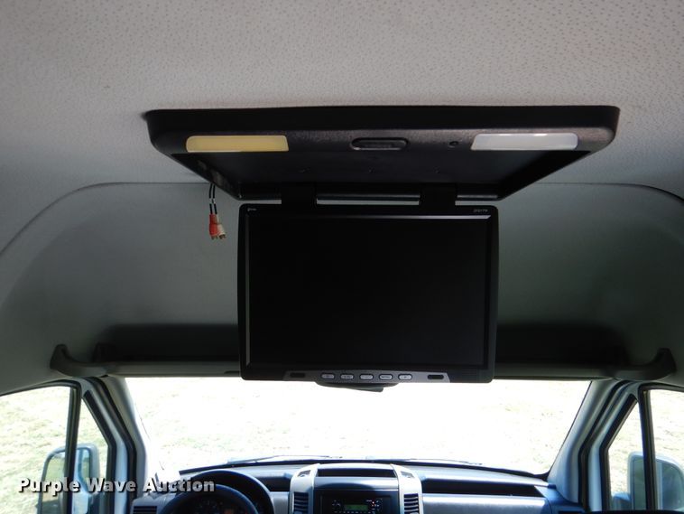 image for item GM9123 2009 Freightliner Sprinter 3500  shuttle bus