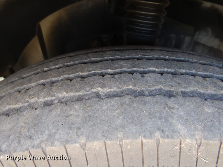 image for item GM9123 2009 Freightliner Sprinter 3500  shuttle bus