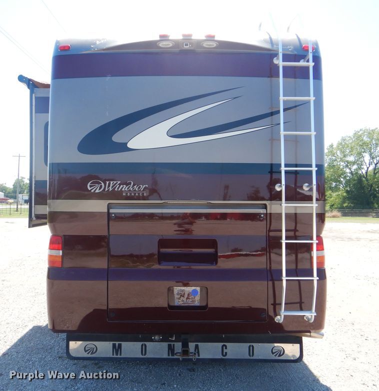 image for item GM9126 2003 Monaco Windsor 40PBDD  RV