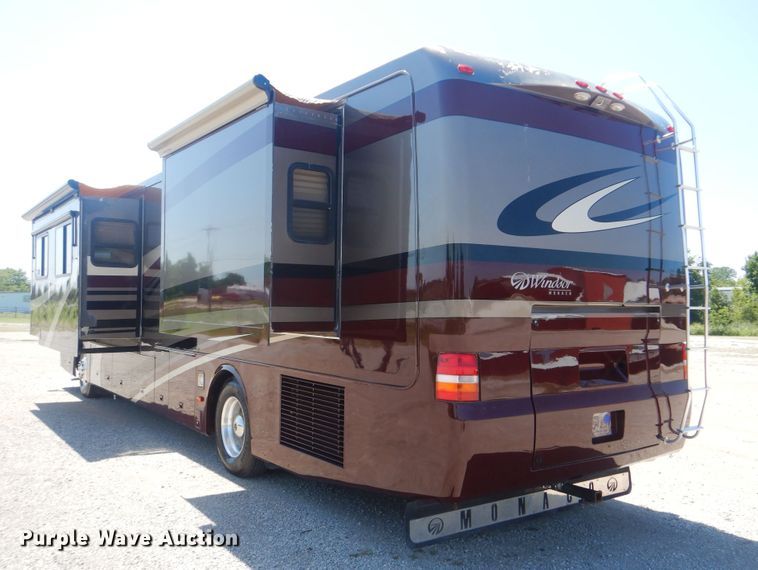 image for item GM9126 2003 Monaco Windsor 40PBDD  RV