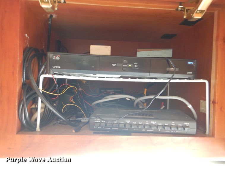 image for item GM9126 2003 Monaco Windsor 40PBDD  RV