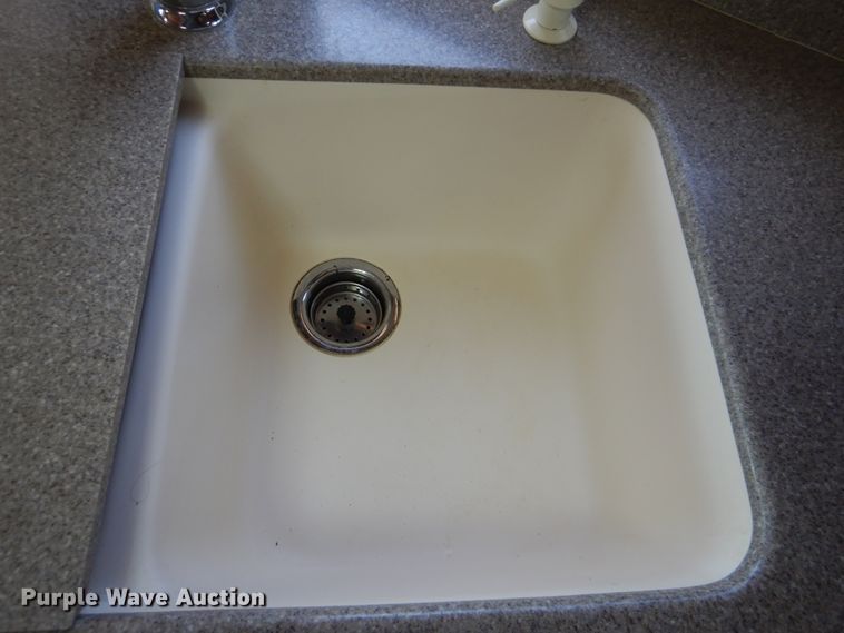 image for item GM9126 2003 Monaco Windsor 40PBDD  RV