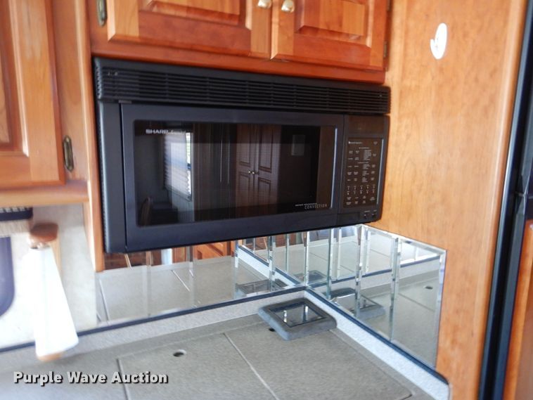 image for item GM9126 2003 Monaco Windsor 40PBDD  RV