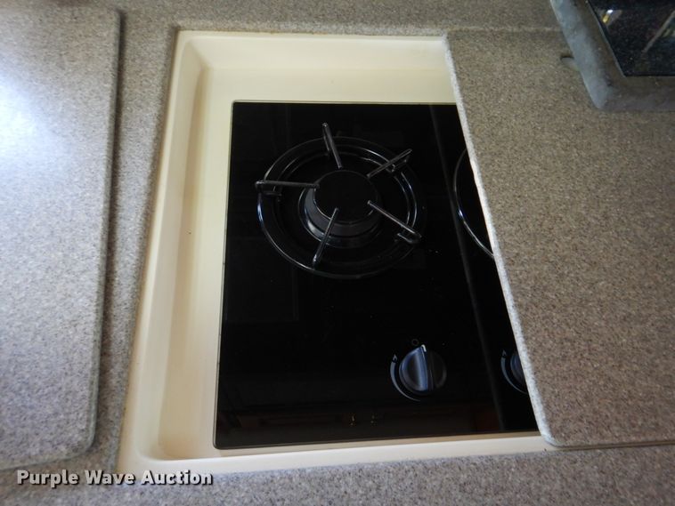 image for item GM9126 2003 Monaco Windsor 40PBDD  RV