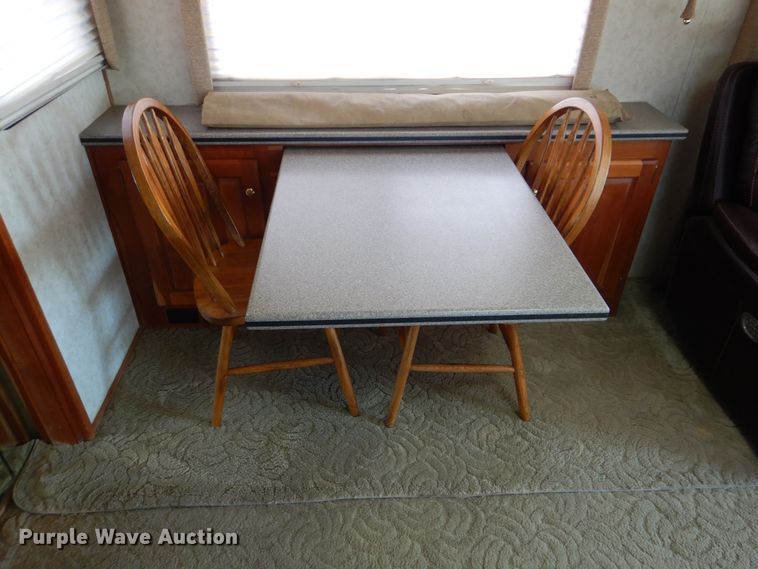 image for item GM9126 2003 Monaco Windsor 40PBDD  RV