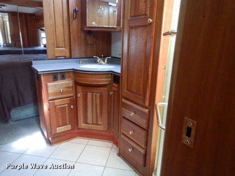 image for item GM9126 2003 Monaco Windsor 40PBDD  RV