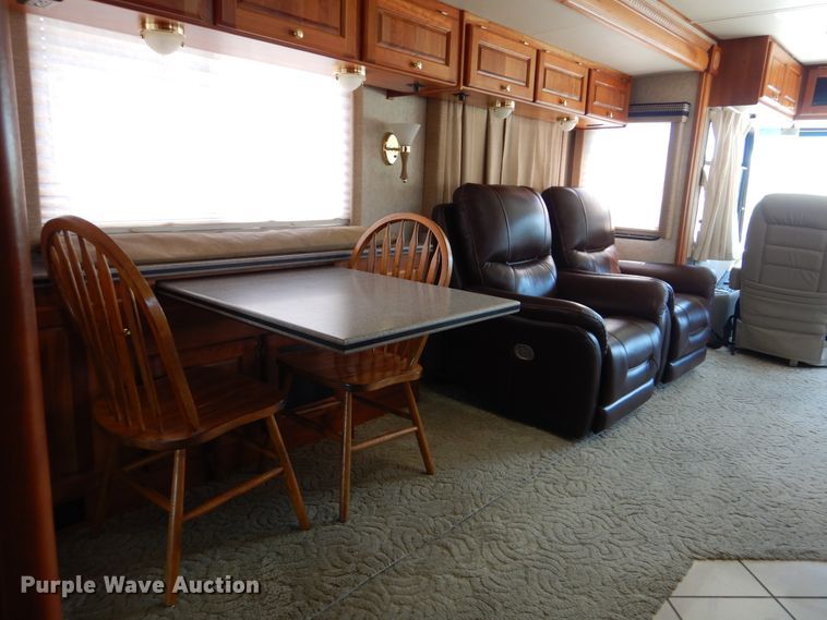 image for item GM9126 2003 Monaco Windsor 40PBDD  RV