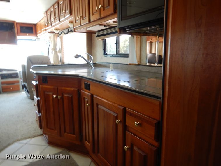 image for item GM9126 2003 Monaco Windsor 40PBDD  RV