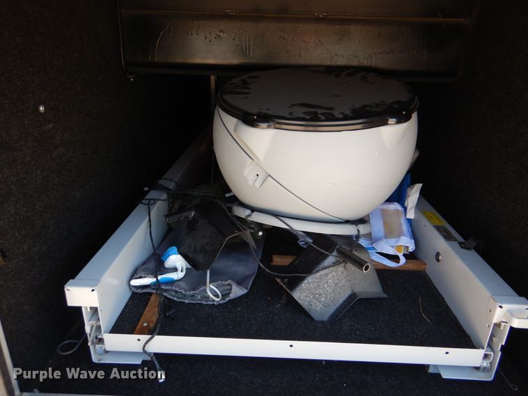 image for item GM9126 2003 Monaco Windsor 40PBDD  RV