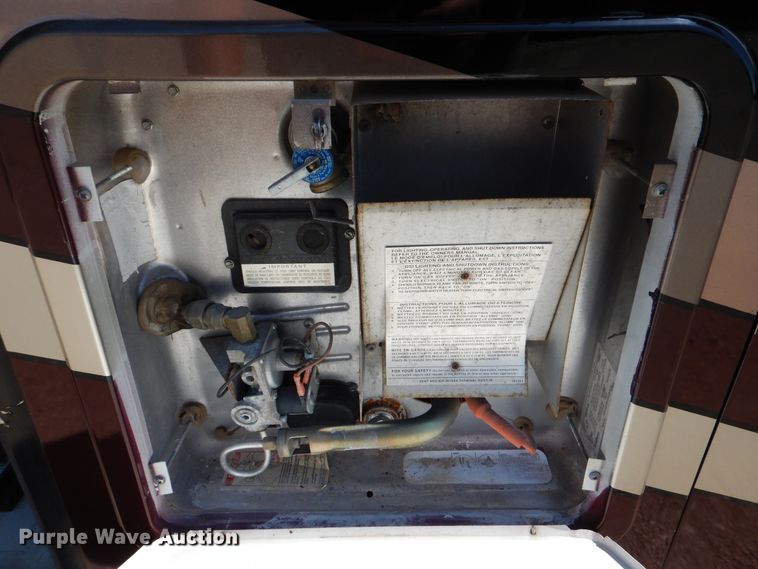 image for item GM9126 2003 Monaco Windsor 40PBDD  RV