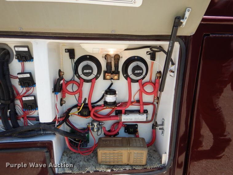 image for item GM9126 2003 Monaco Windsor 40PBDD  RV