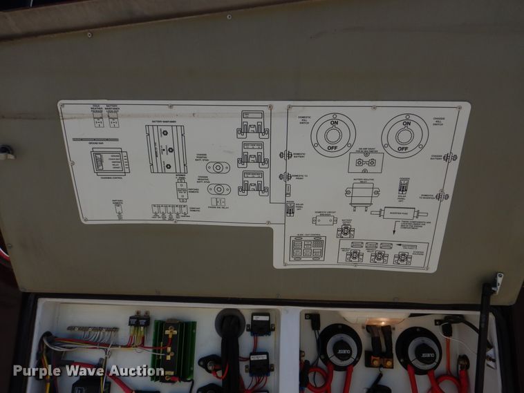 image for item GM9126 2003 Monaco Windsor 40PBDD  RV