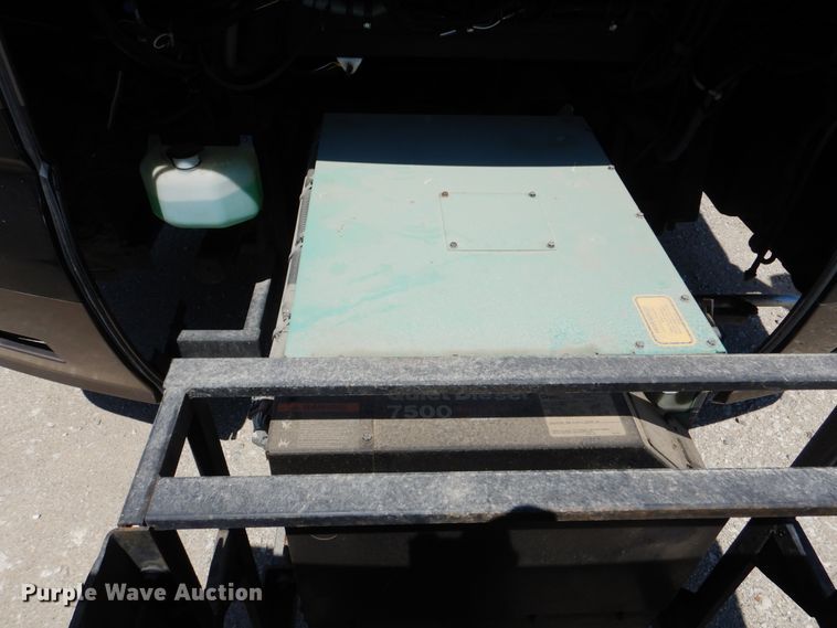 image for item GM9126 2003 Monaco Windsor 40PBDD  RV