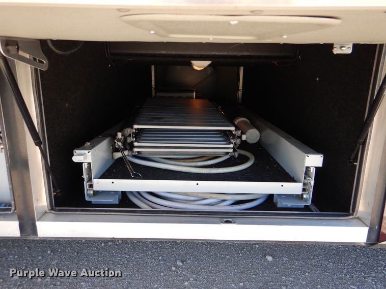 image for item GM9126 2003 Monaco Windsor 40PBDD  RV