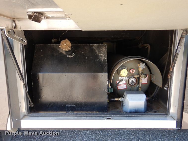 image for item GM9126 2003 Monaco Windsor 40PBDD  RV