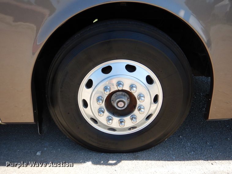 image for item GM9126 2003 Monaco Windsor 40PBDD  RV