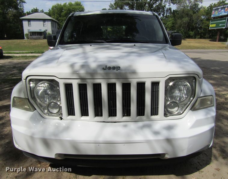 image for item GQ9090 2012 Jeep Liberty  SUV