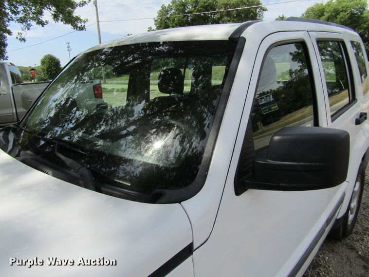 image for item GQ9090 2012 Jeep Liberty  SUV