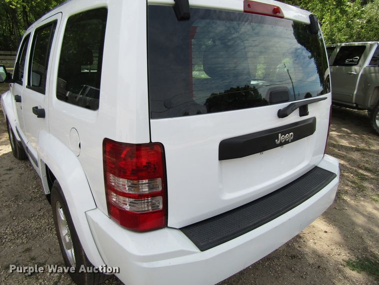 image for item GQ9090 2012 Jeep Liberty  SUV