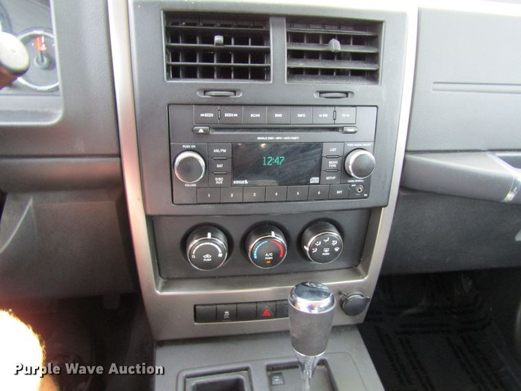 image for item GQ9090 2012 Jeep Liberty  SUV