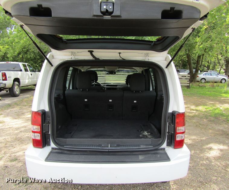 image for item GQ9090 2012 Jeep Liberty  SUV