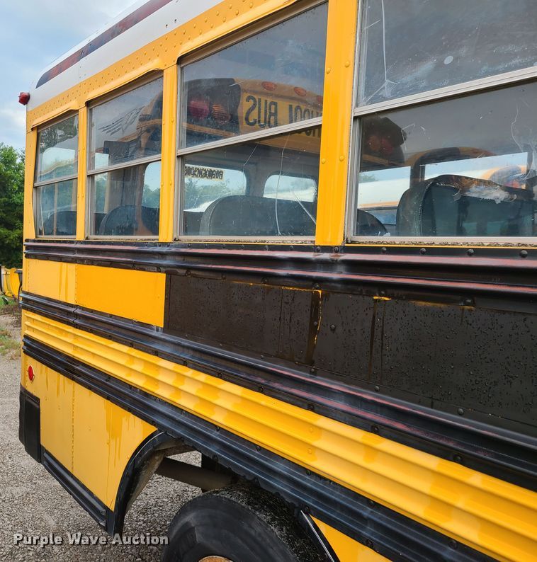 image for item GT9115 1992 International 3700  Blue Bird school bus