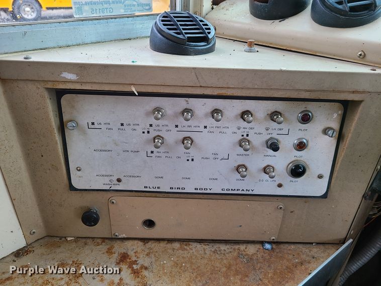 image for item GT9115 1992 International 3700  Blue Bird school bus