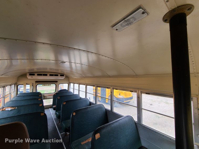 image for item GT9115 1992 International 3700  Blue Bird school bus