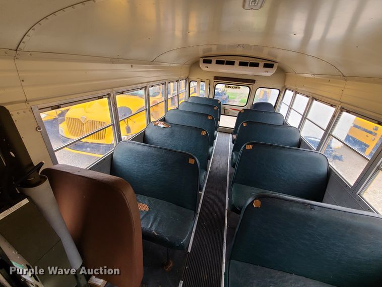 image for item GT9115 1992 International 3700  Blue Bird school bus