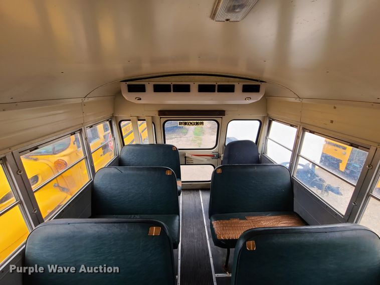 image for item GT9115 1992 International 3700  Blue Bird school bus