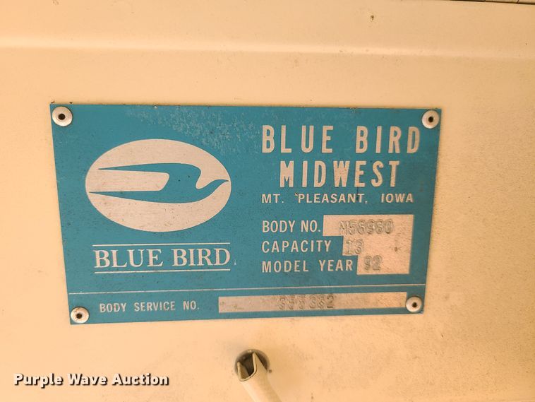 image for item GT9115 1992 International 3700  Blue Bird school bus