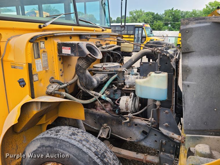 image for item GT9115 1992 International 3700  Blue Bird school bus