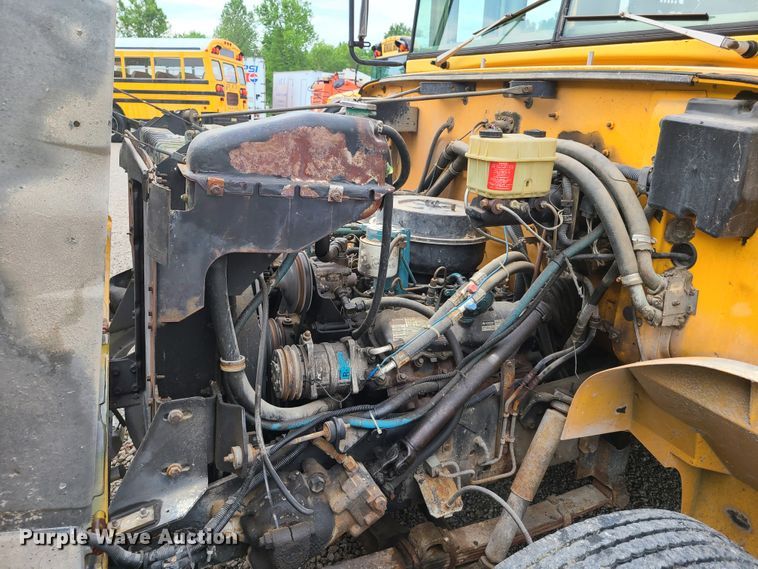 image for item GT9115 1992 International 3700  Blue Bird school bus