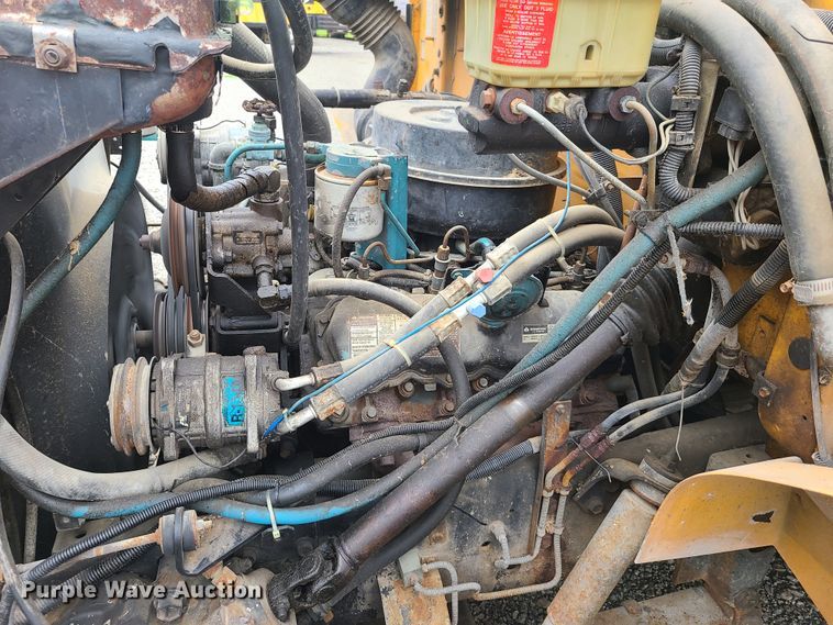 image for item GT9115 1992 International 3700  Blue Bird school bus