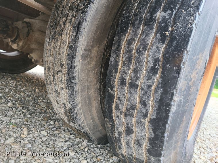 image for item GT9115 1992 International 3700  Blue Bird school bus