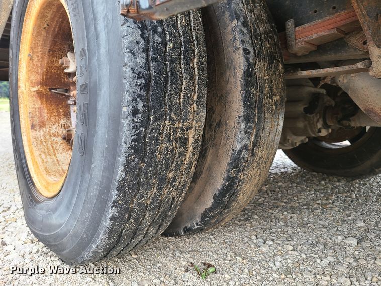 image for item GT9115 1992 International 3700  Blue Bird school bus