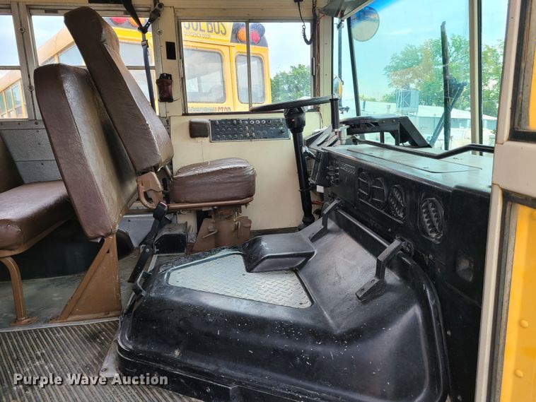 image for item GT9116 1993 Blue Bird TC2000  school bus