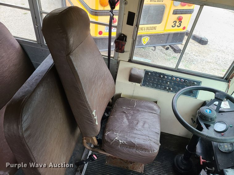 image for item GT9116 1993 Blue Bird TC2000  school bus