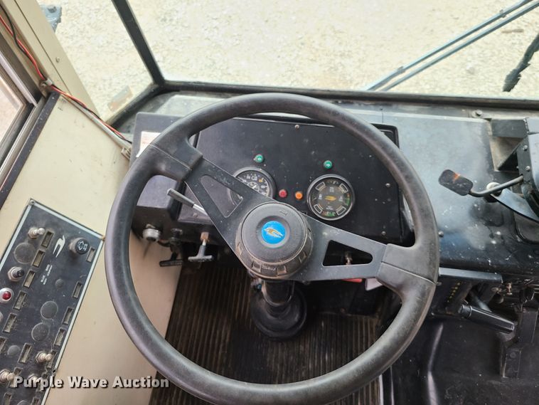 image for item GT9116 1993 Blue Bird TC2000  school bus