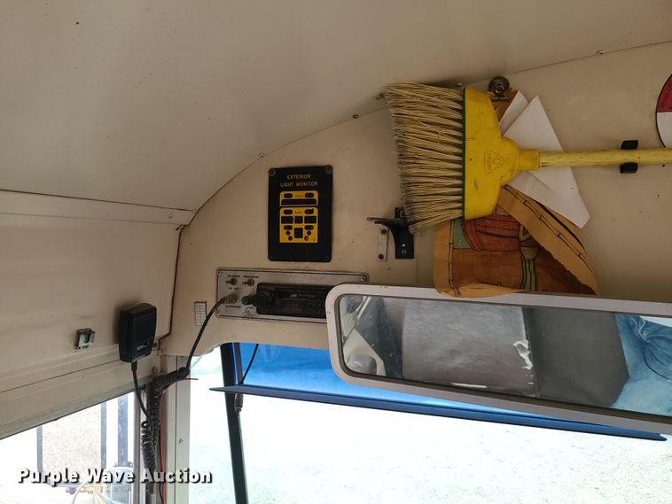 image for item GT9116 1993 Blue Bird TC2000  school bus