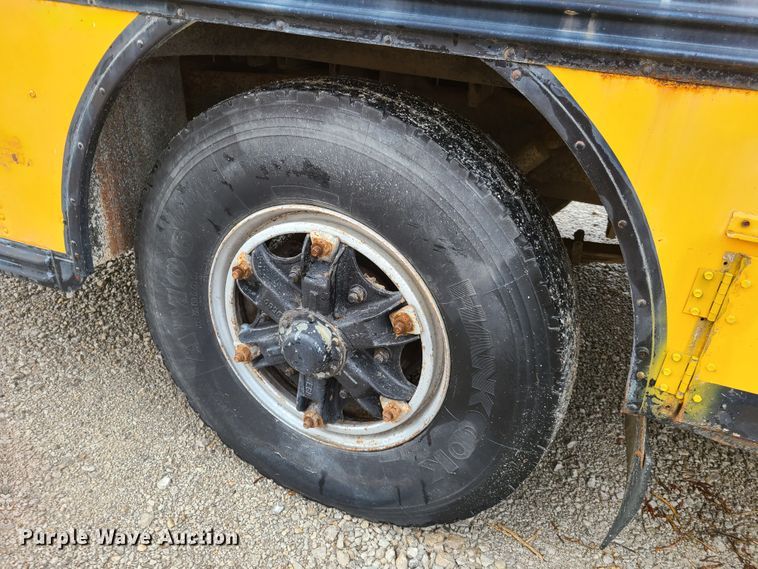 image for item GT9116 1993 Blue Bird TC2000  school bus